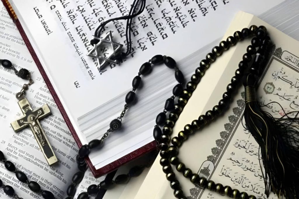 Pohon Uang Indonesia - Taurat, Injil, Quran (1200px)